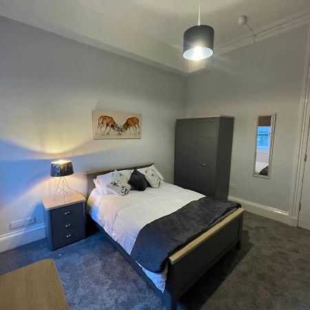 Traditional 5 Bedroom City Centre Apartment グラスゴー エクステリア 写真