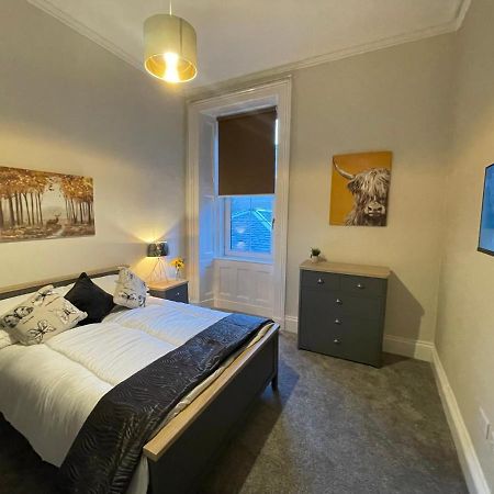 Traditional 5 Bedroom City Centre Apartment グラスゴー エクステリア 写真