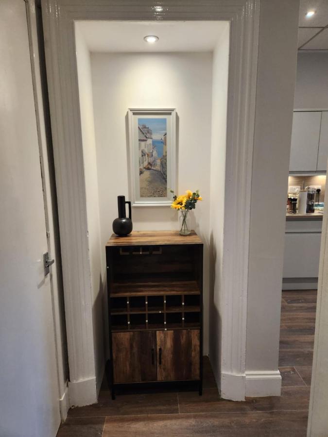 Traditional 5 Bedroom City Centre Apartment グラスゴー エクステリア 写真
