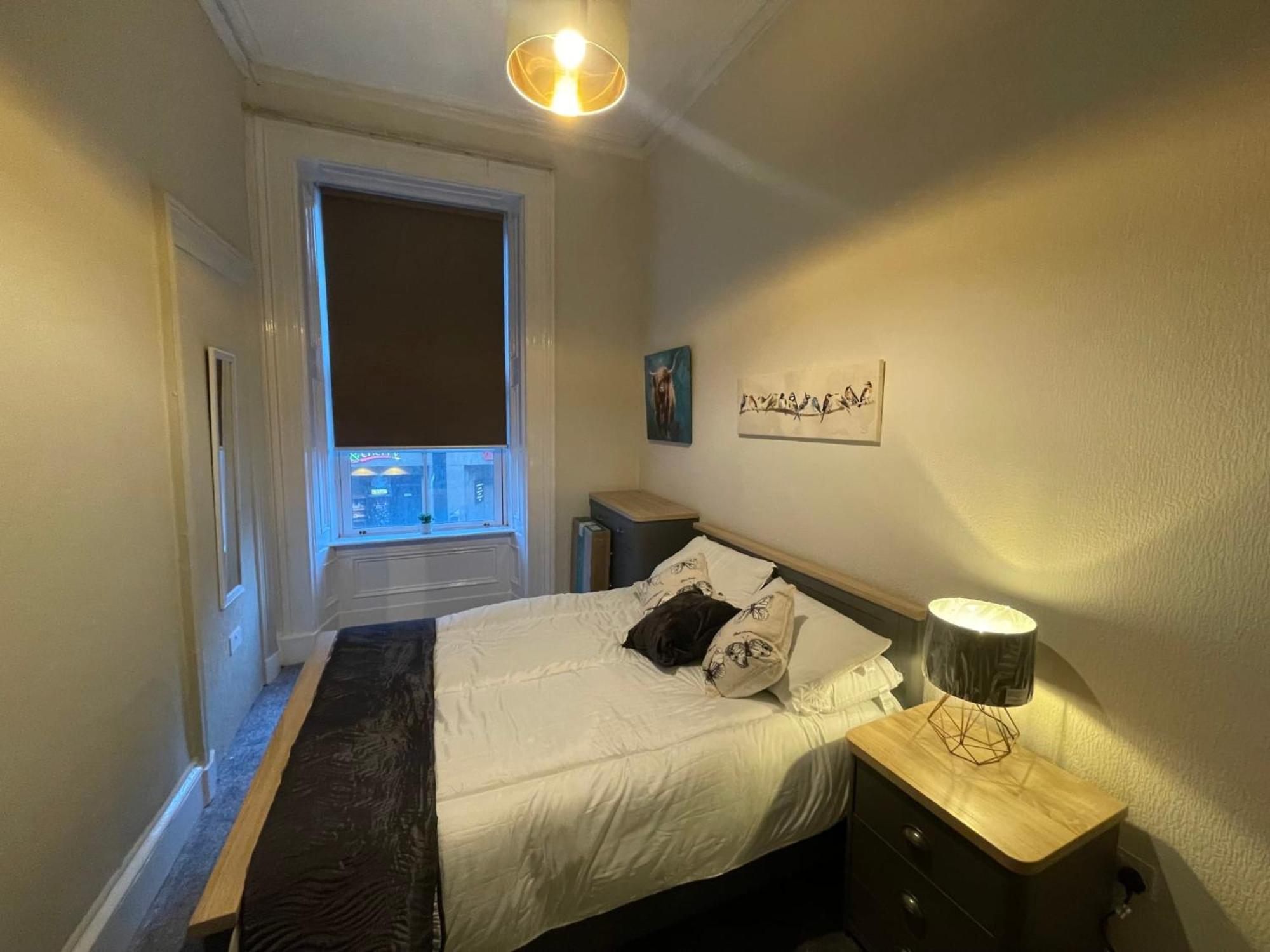 Traditional 5 Bedroom City Centre Apartment グラスゴー エクステリア 写真