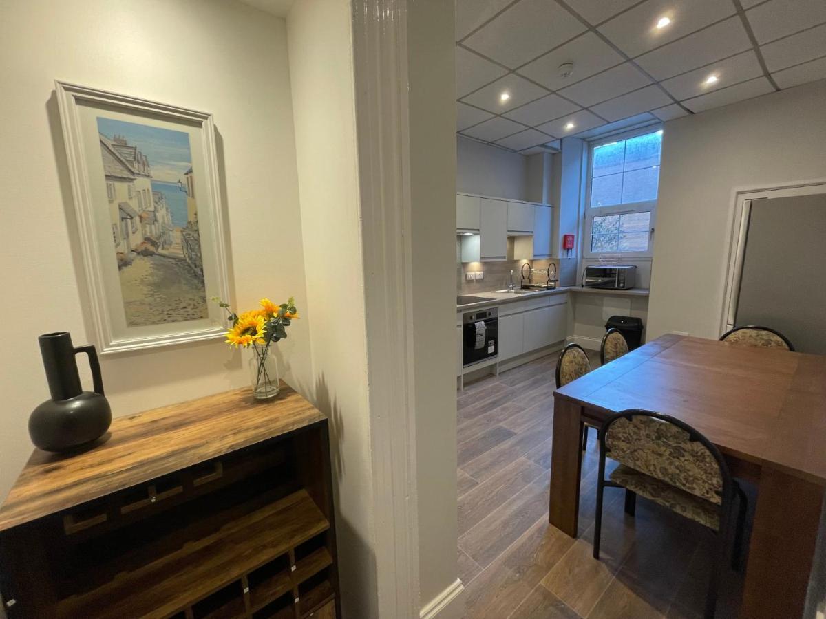 Traditional 5 Bedroom City Centre Apartment グラスゴー エクステリア 写真