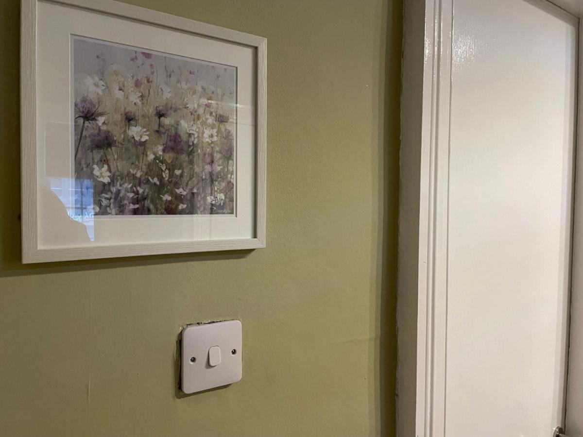Traditional 5 Bedroom City Centre Apartment グラスゴー エクステリア 写真